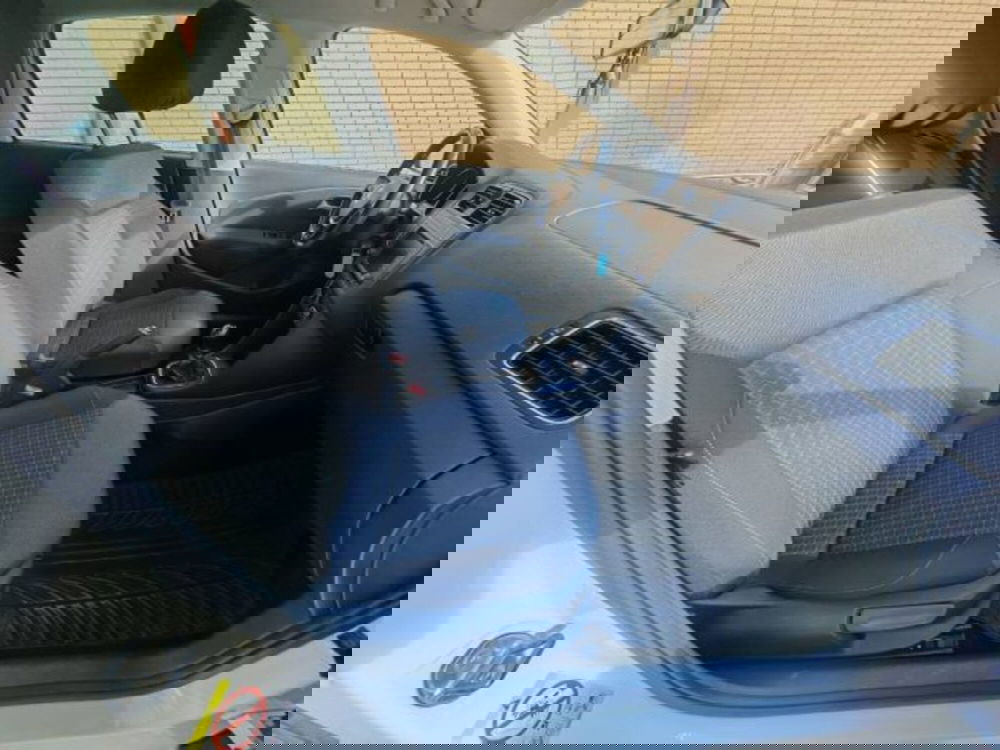 Volkswagen Polo nuova a Potenza (15)