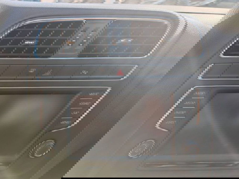 Volkswagen Polo nuova a Potenza (18)