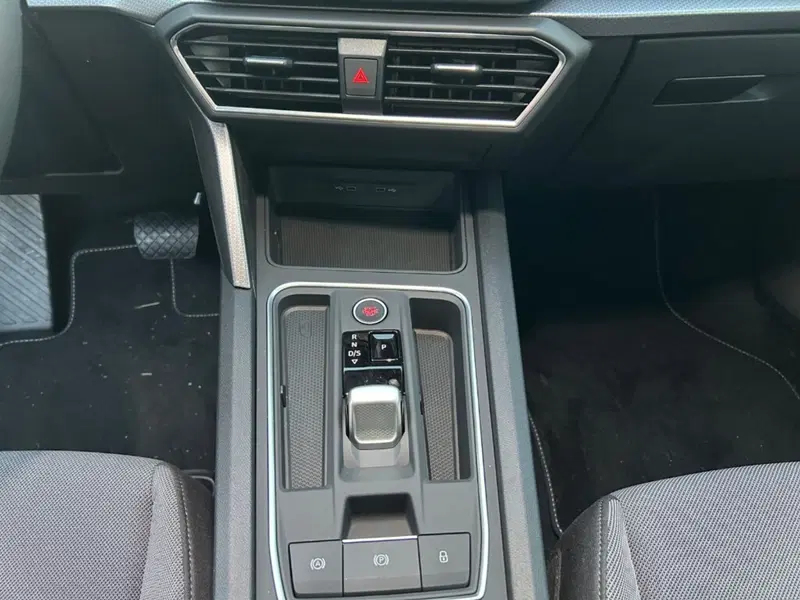 SEAT Leon ST nuova a Verona (9)