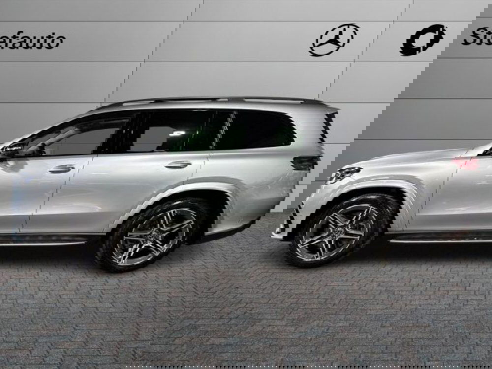 Mercedes-Benz GLS SUV nuova a Bologna (3)