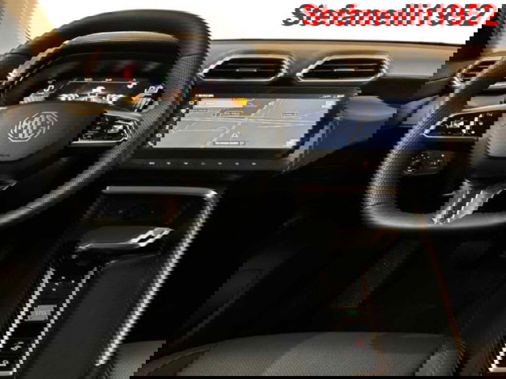 Mg ZS EV nuova a Bologna (14)