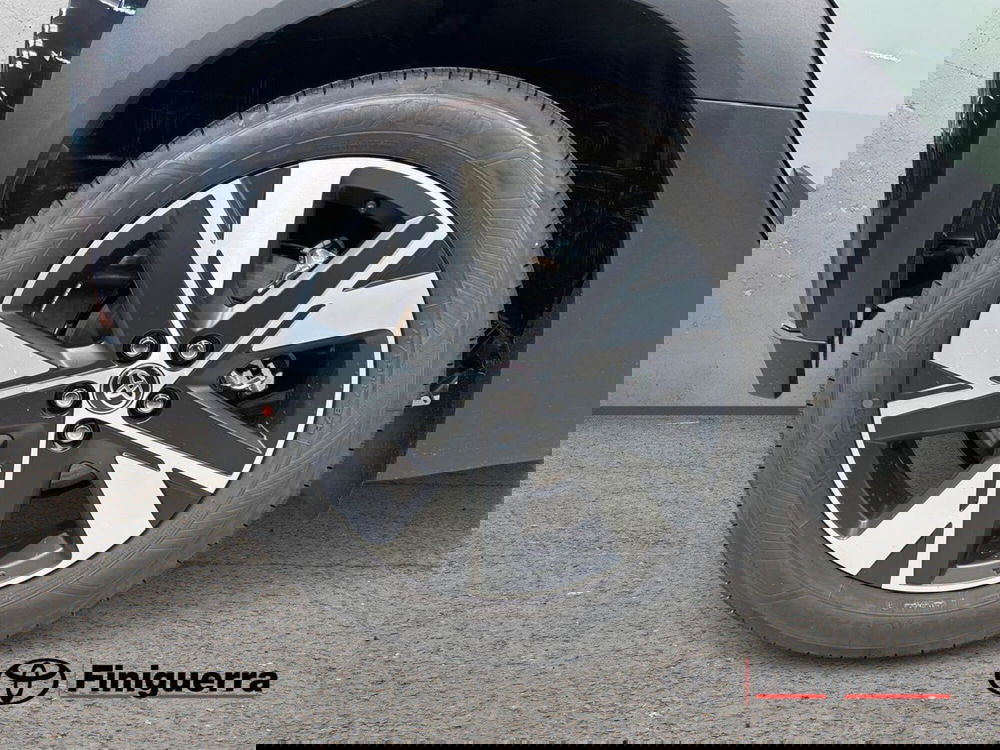 Toyota Aygo X nuova a Sondrio (7)