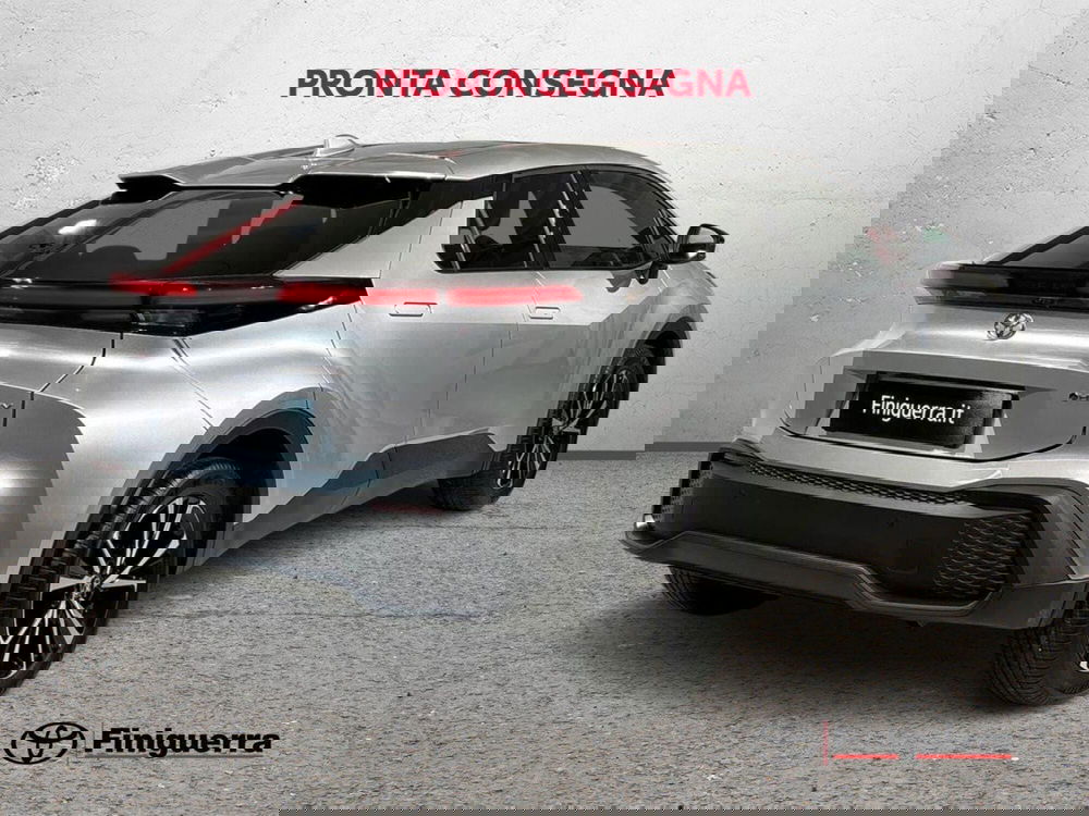 Toyota Toyota C-HR nuova a Lecco (4)