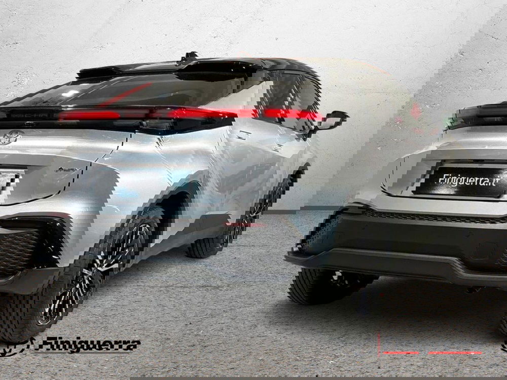 Toyota Toyota C-HR nuova a Lecco (4)