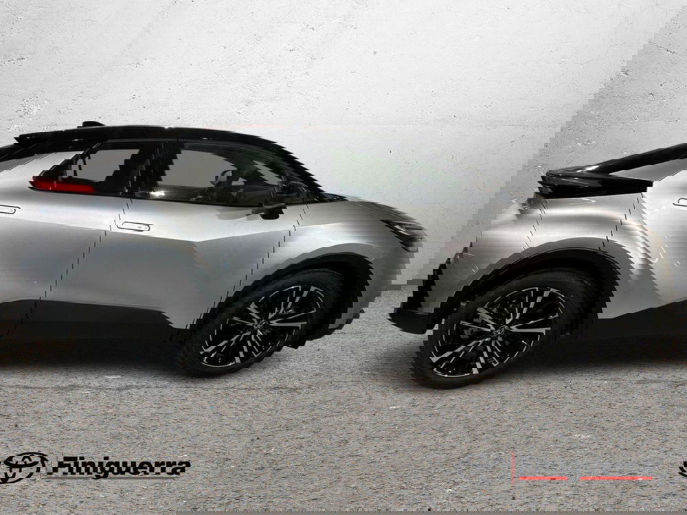 Toyota Toyota C-HR nuova a Lecco (5)