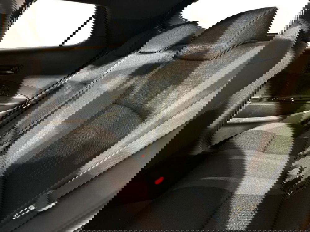 Toyota Toyota C-HR nuova a Lecco (14)