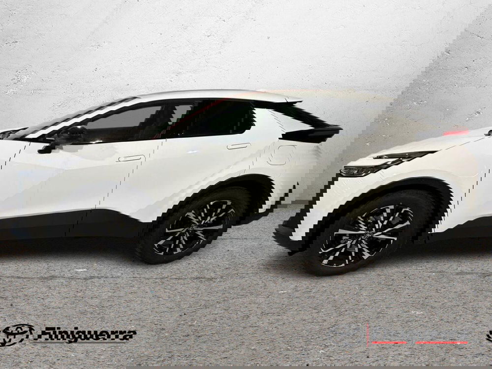 Toyota Toyota C-HR nuova a Lecco (6)