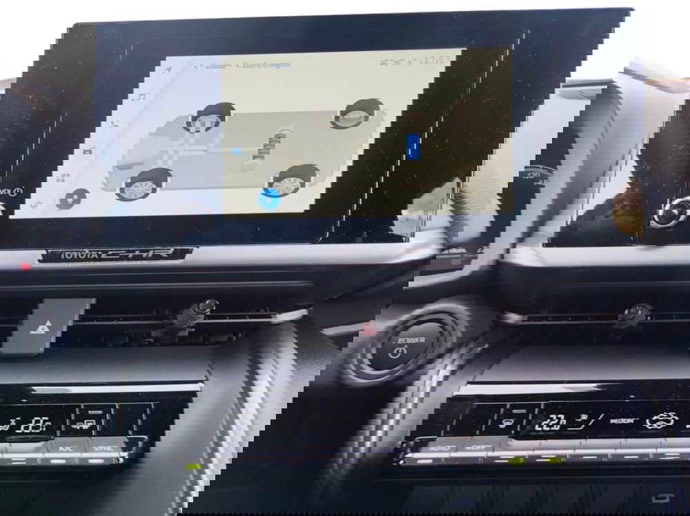 Toyota Toyota C-HR nuova a Lecco (10)