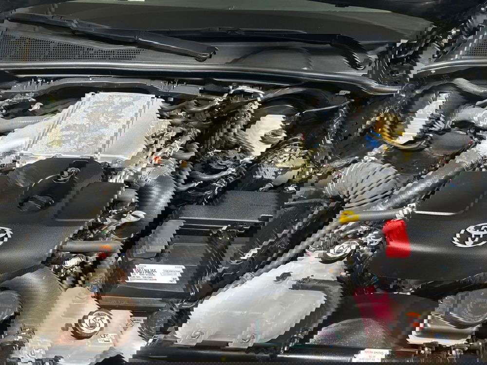 Toyota Hilux nuova a Lecco (15)