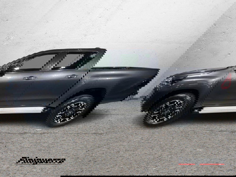 Toyota Hilux nuova a Lecco (6)