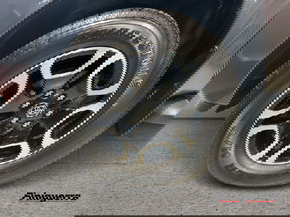 Toyota Hilux nuova a Lecco (7)