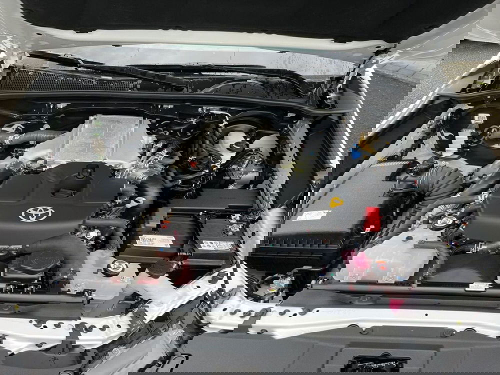 Toyota Hilux nuova a Lecco (17)