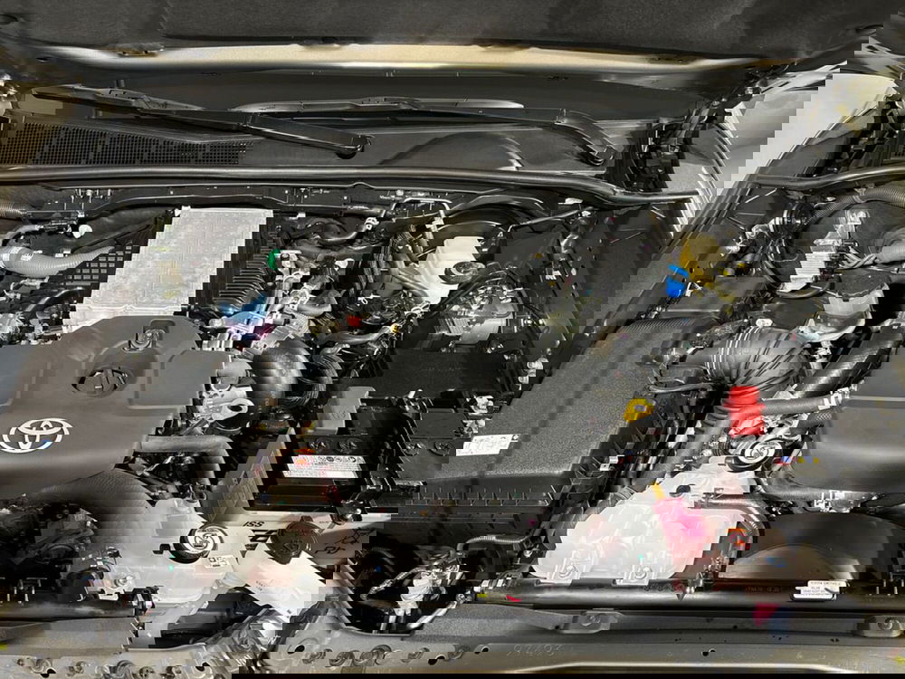 Toyota Hilux nuova a Lecco (16)