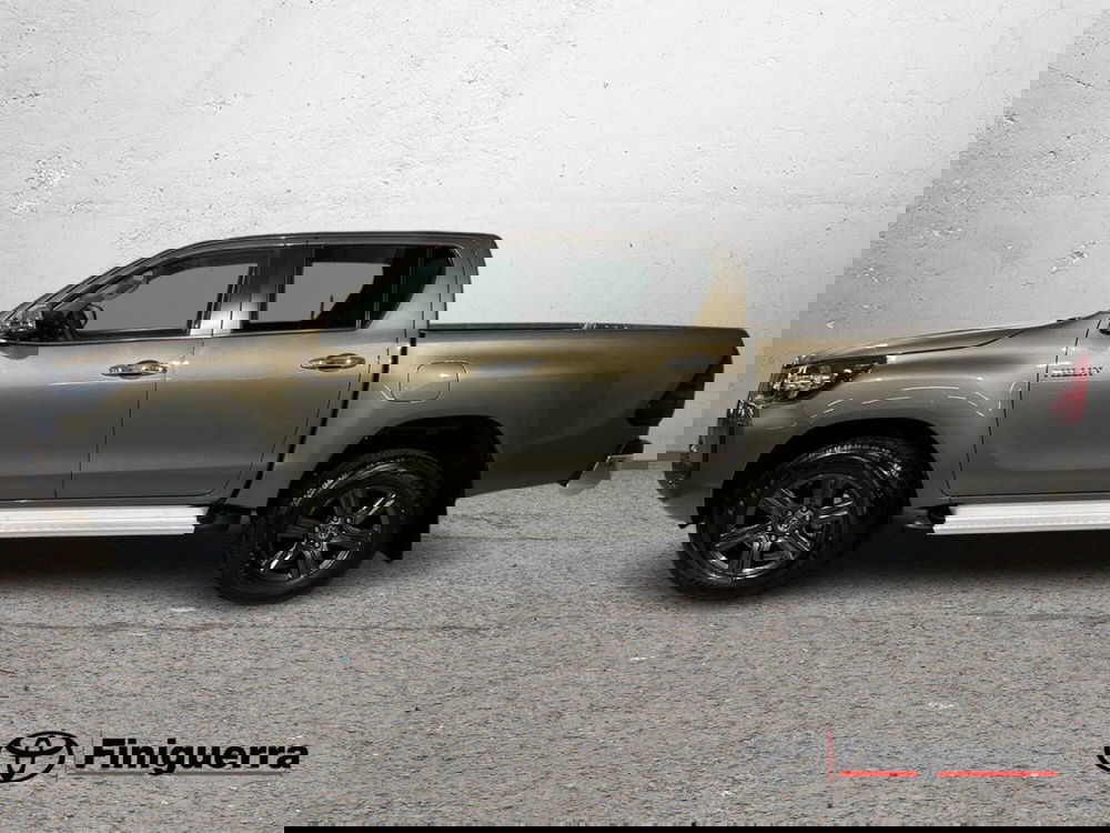 Toyota Hilux nuova a Lecco (6)