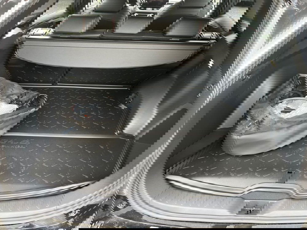 Toyota Rav4 nuova a Lecco (12)