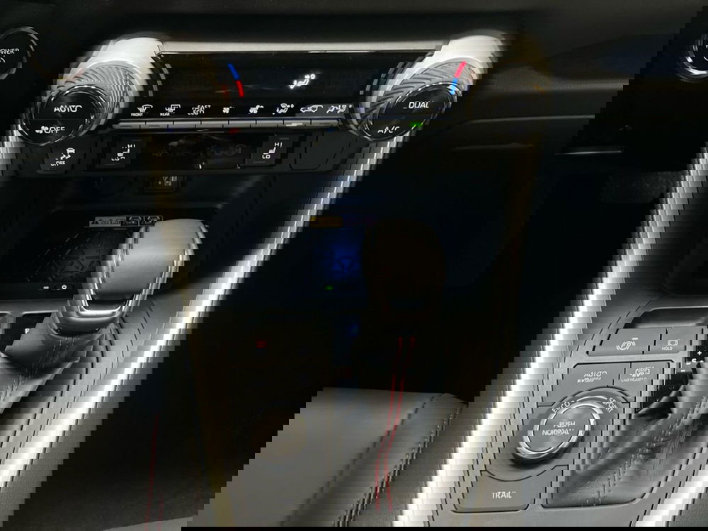 Toyota Rav4 nuova a Lecco (14)