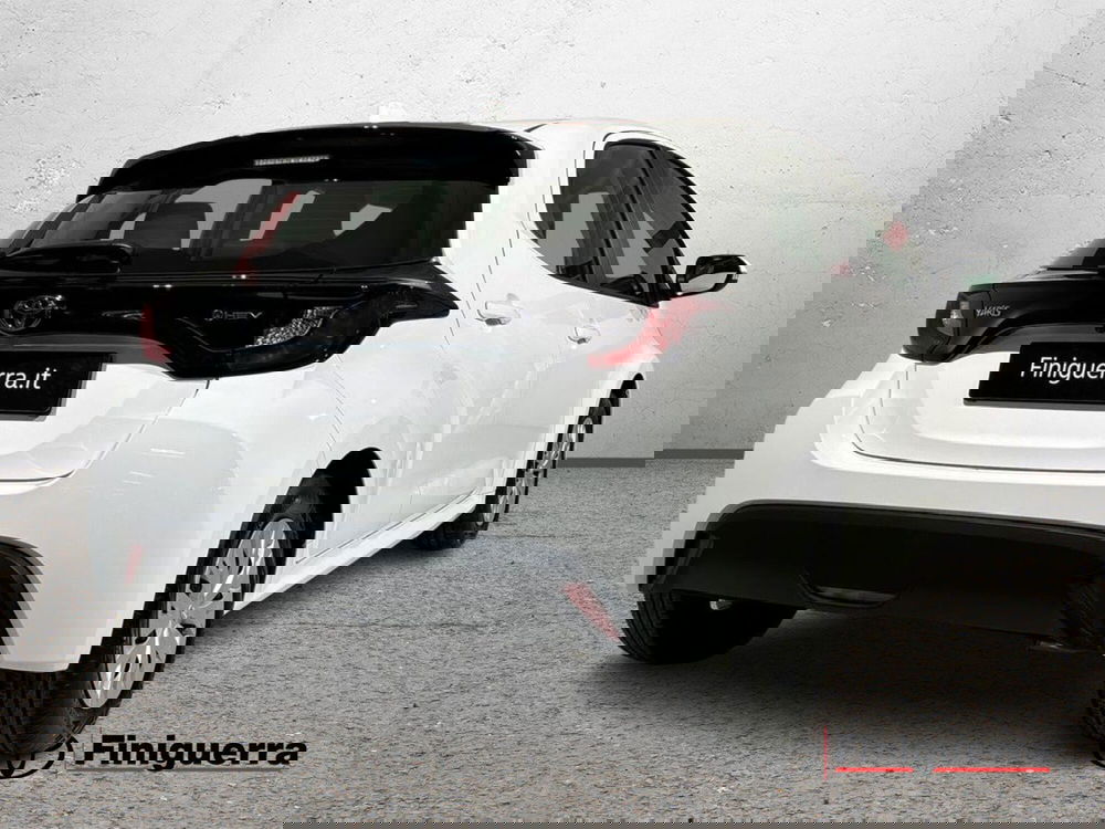 Toyota Yaris nuova a Lecco (4)