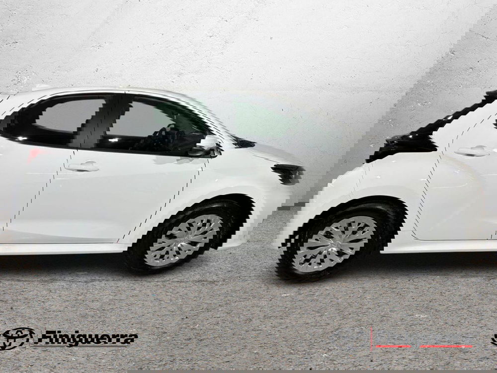 Toyota Yaris nuova a Lecco (5)