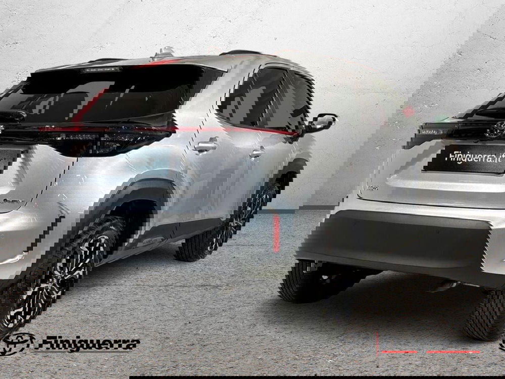 Toyota Yaris Cross nuova a Lecco (4)