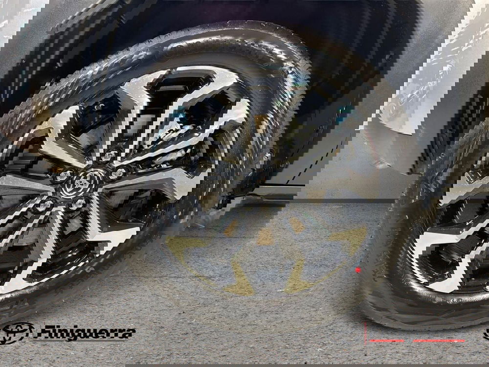 Toyota Yaris Cross nuova a Lecco (7)