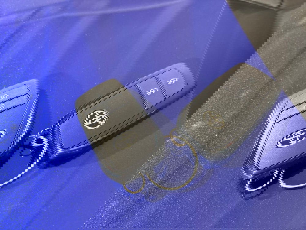 Toyota Yaris Cross nuova a Lecco (15)