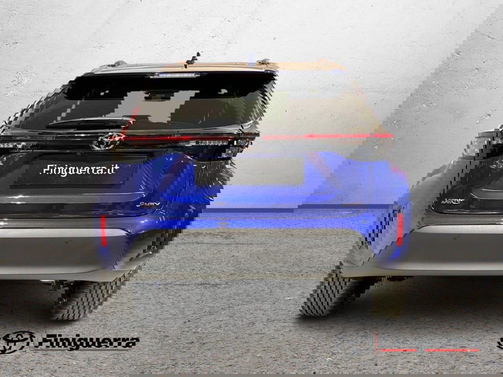 Toyota Yaris Cross nuova a Lecco (3)