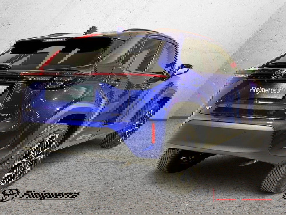 Toyota Yaris Cross nuova a Lecco (4)