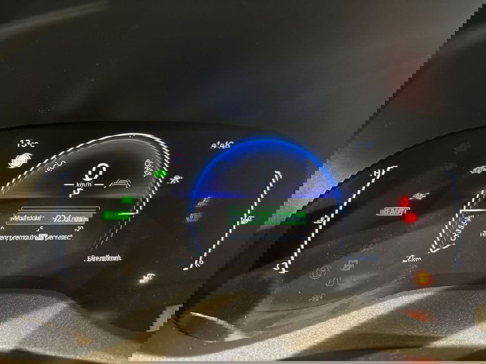 Toyota Yaris Cross nuova a Lecco (9)