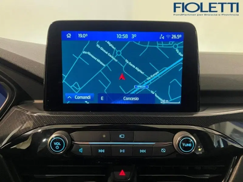 Ford Kuga nuova a Brescia (9)