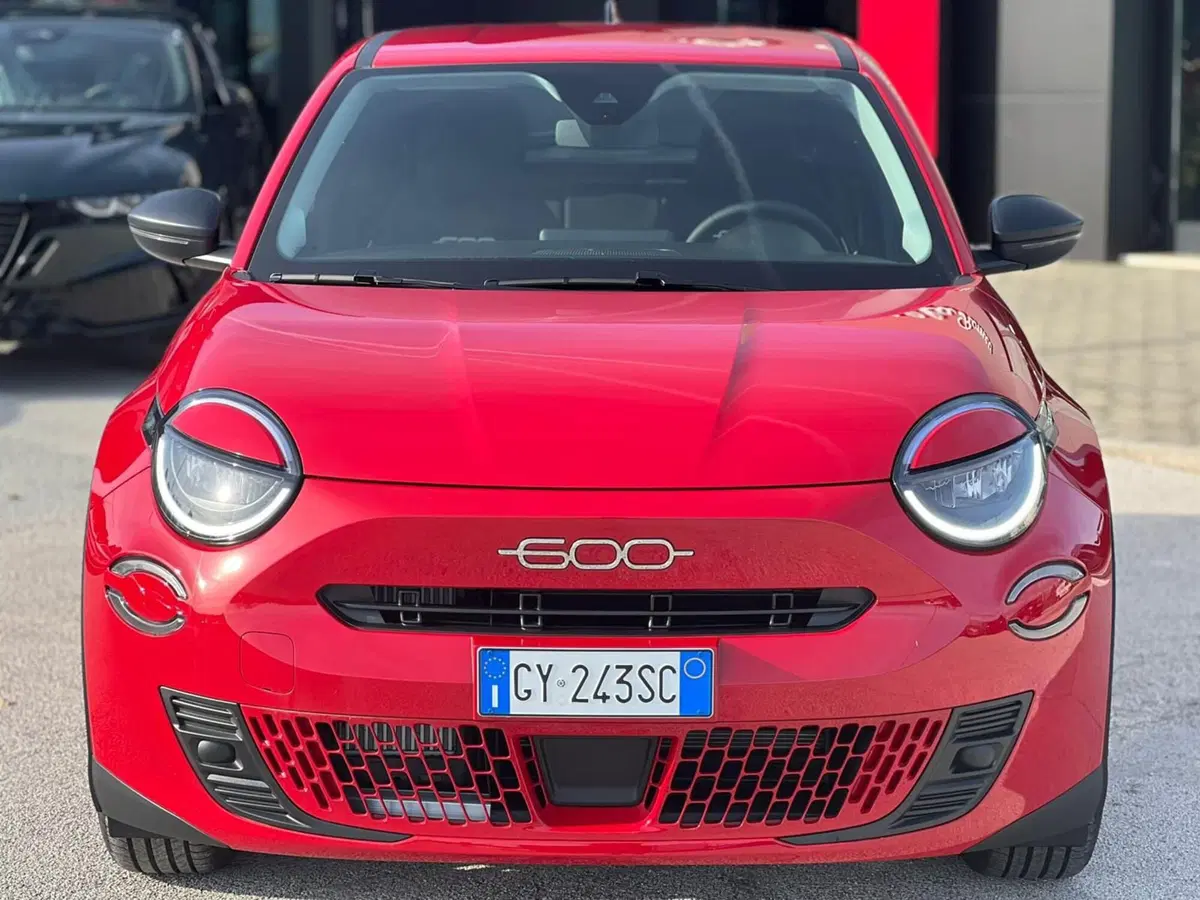 Fiat 600 nuova a Matera (4)