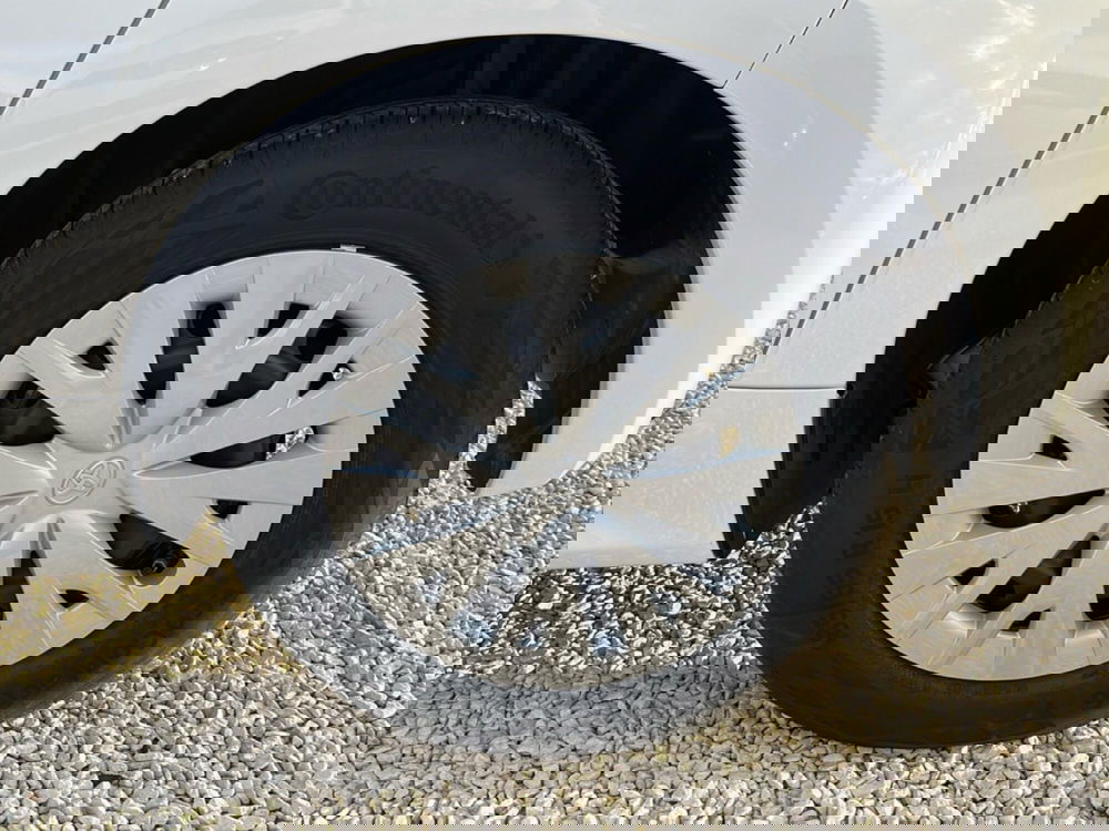 Toyota Yaris usata a Ragusa (6)