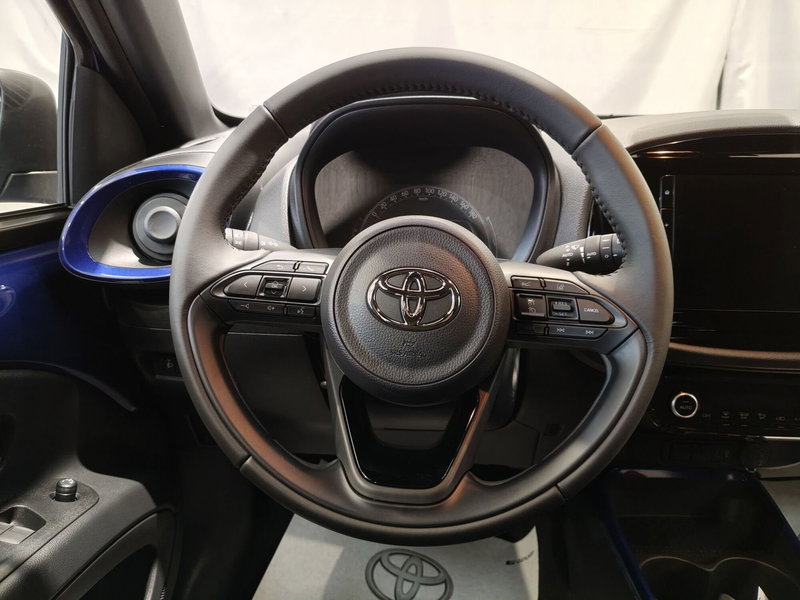 Toyota Aygo X nuova a Roma (10)