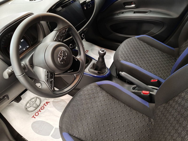 Toyota Aygo X nuova a Roma (11)