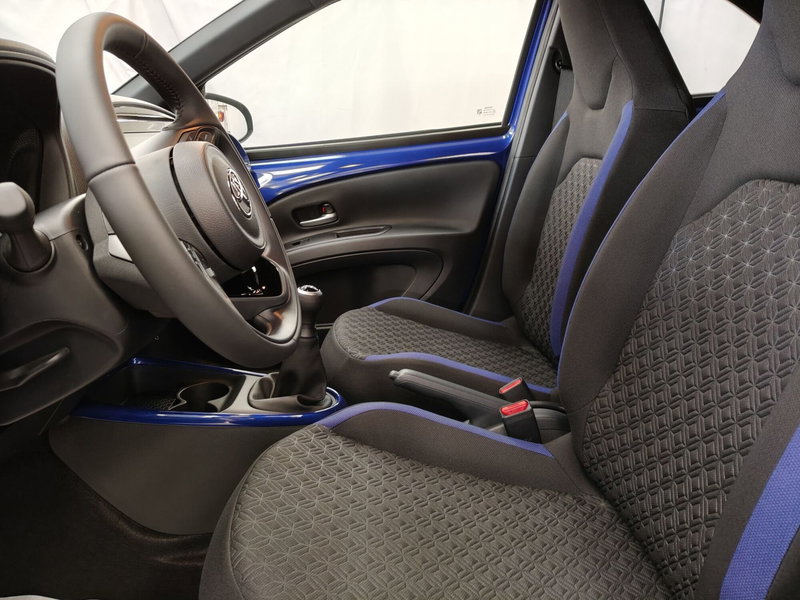 Toyota Aygo X nuova a Roma (13)