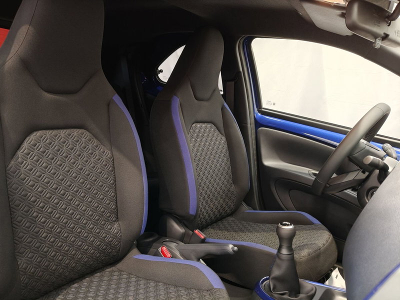 Toyota Aygo X nuova a Roma (6)
