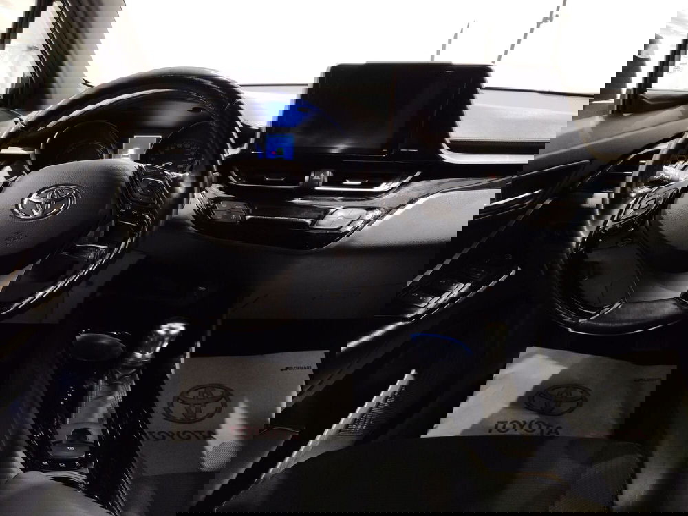 Toyota Toyota C-HR usata a Roma (10)