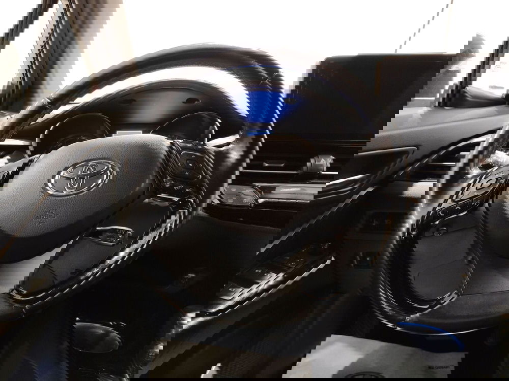 Toyota Toyota C-HR usata a Roma (11)
