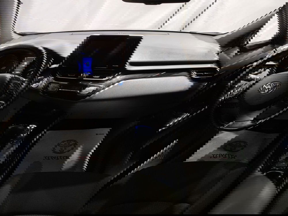 Toyota Toyota C-HR usata a Roma (9)