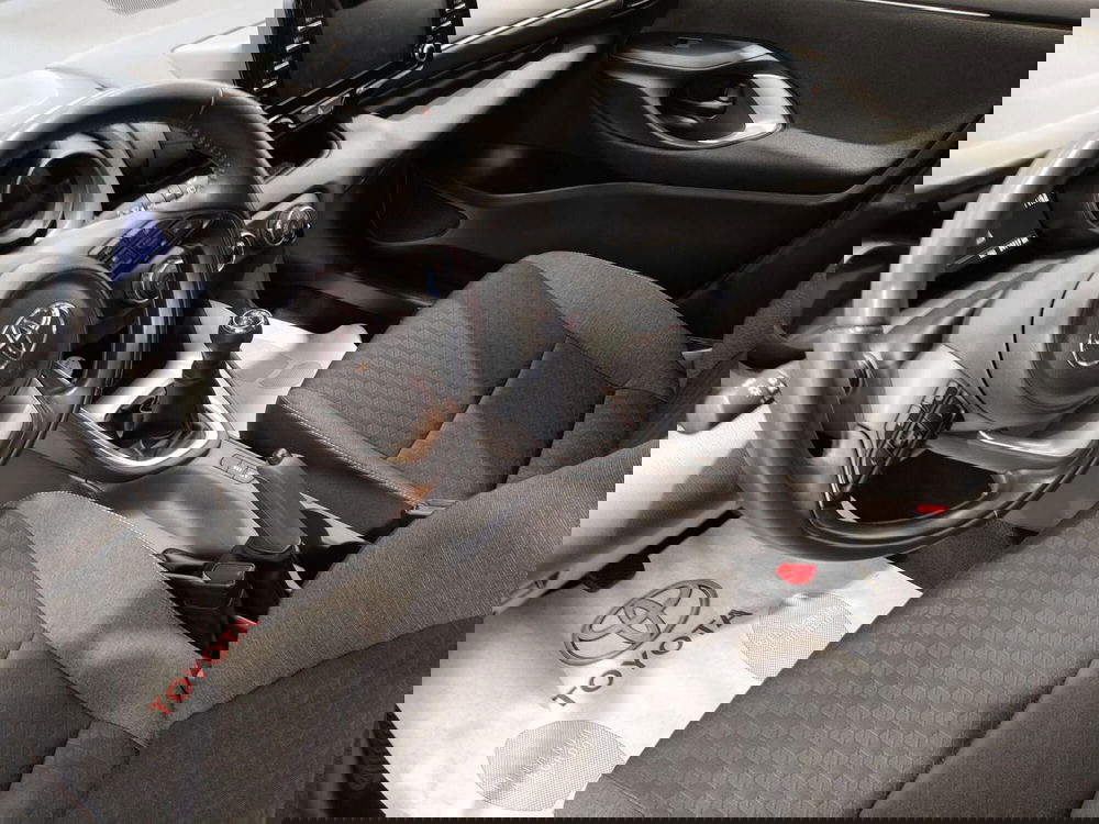 Toyota Yaris usata a Roma (12)