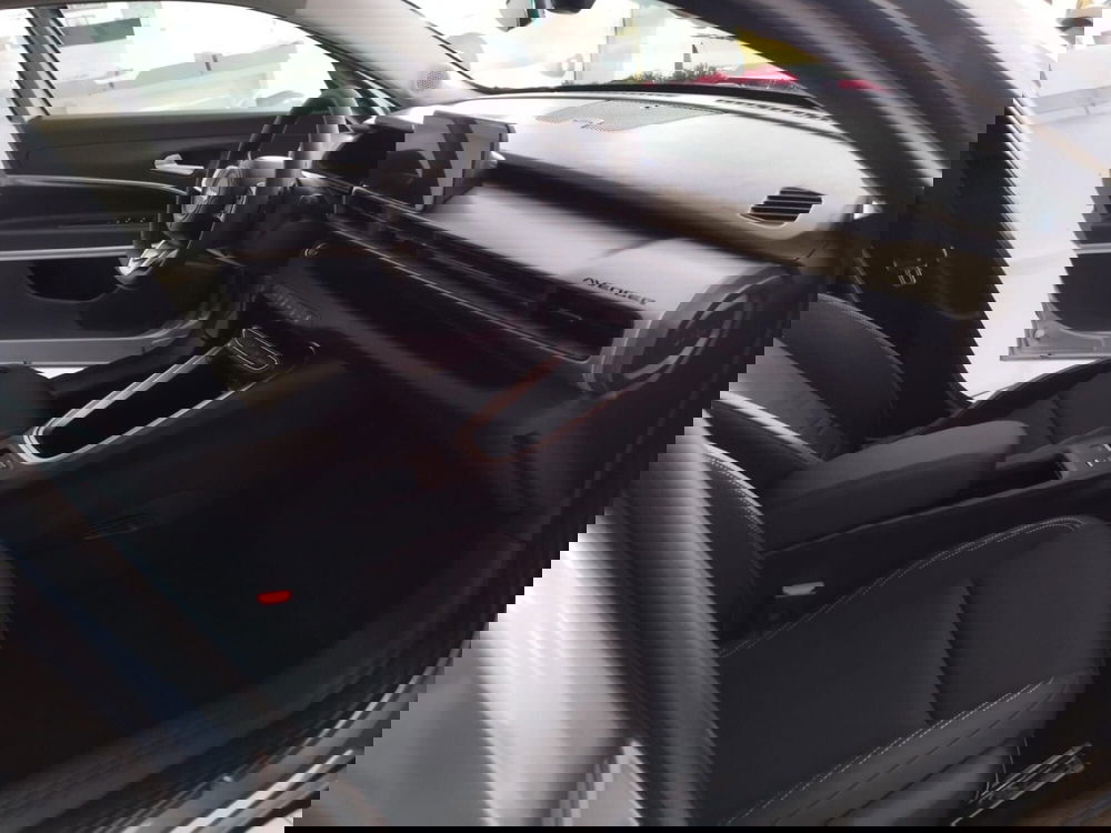 Jeep Avenger nuova a Reggio Emilia (9)