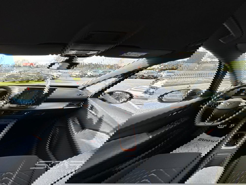 Cupra Born nuova a Livorno (12)