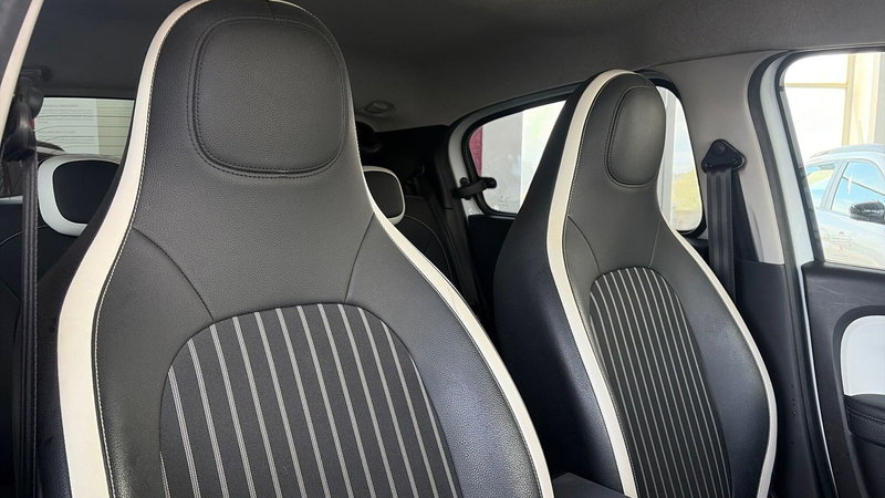 Renault Twingo usata a Catania (19)