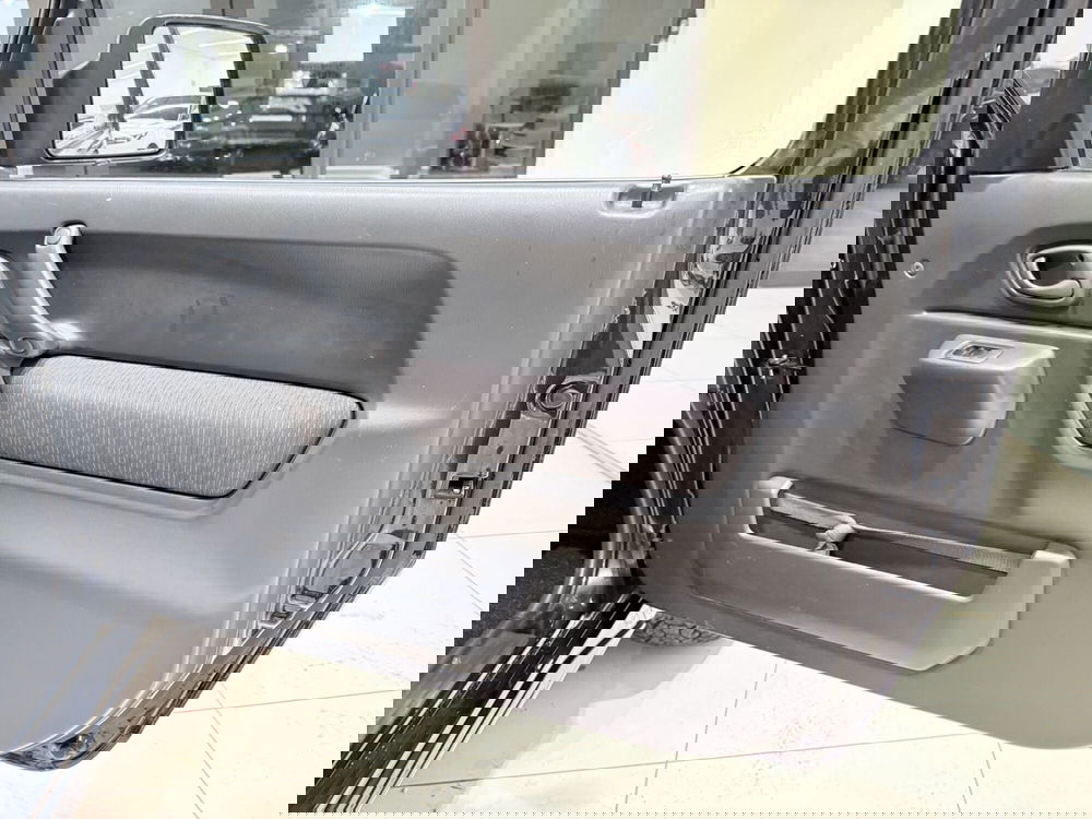 Suzuki Jimny usata a Latina (11)