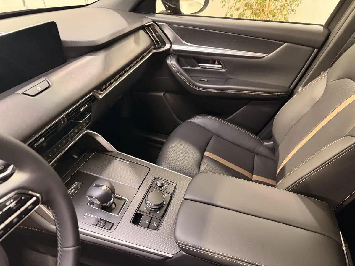 Mazda CX-80 nuova a Latina (12)