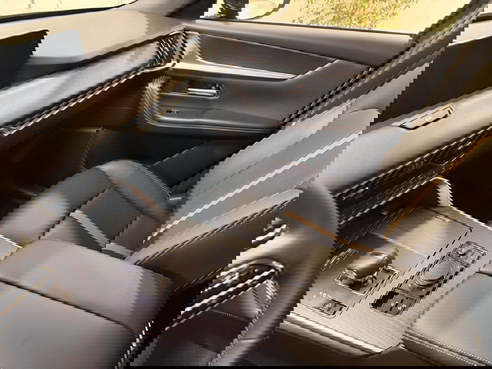 Mazda CX-80 nuova a Latina (12)