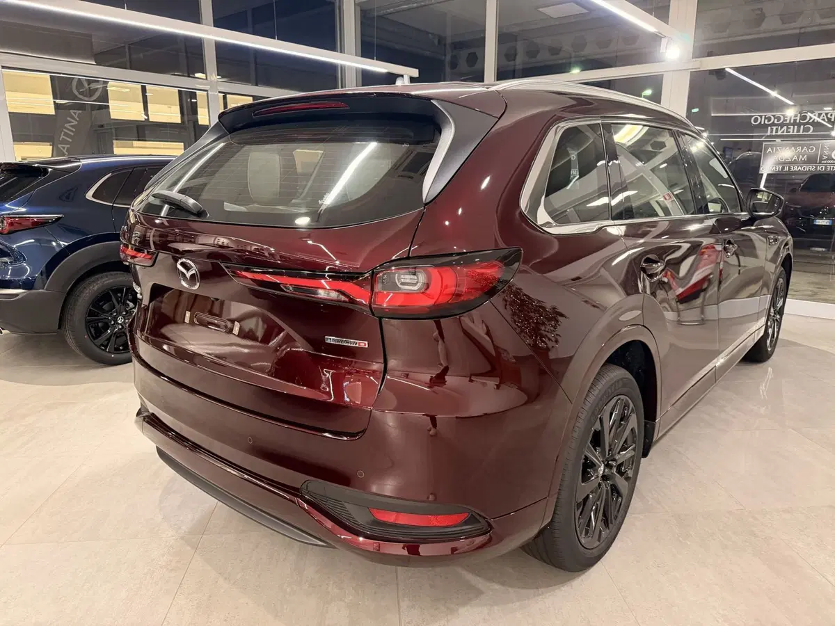 Mazda CX-80 nuova a Latina (4)