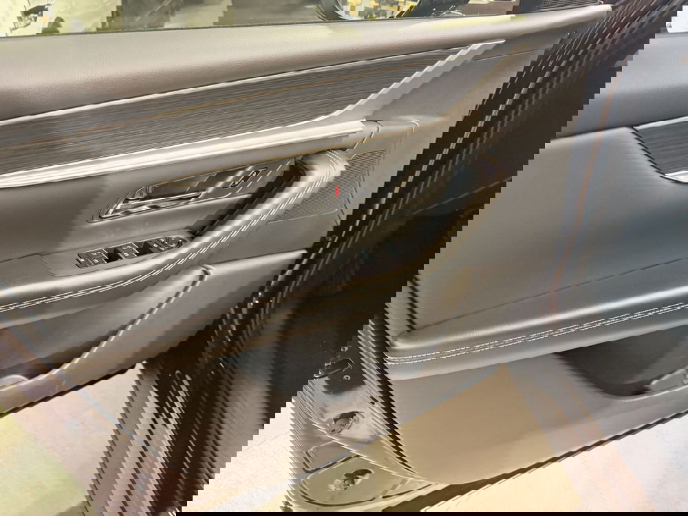 Mazda CX-80 nuova a Latina (9)