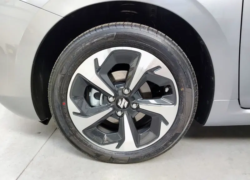 Suzuki Swift nuova a Rovigo (16)