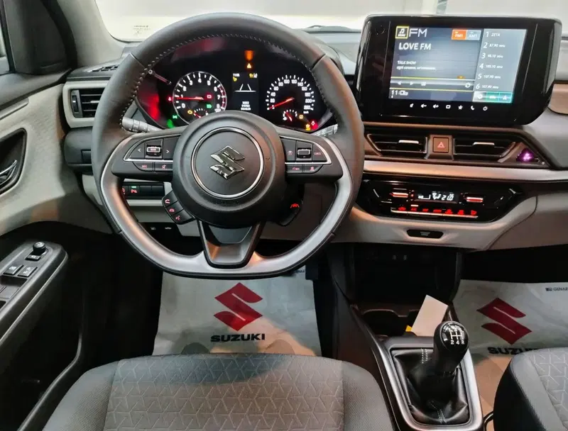 Suzuki Swift nuova a Rovigo (9)