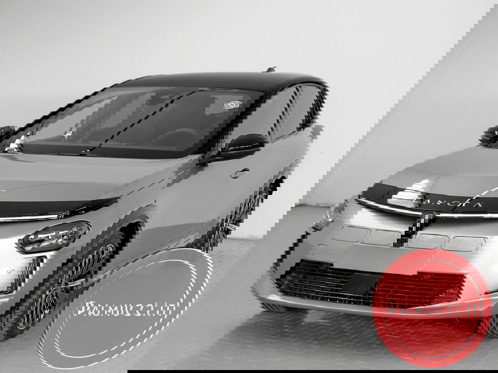 Lancia Ypsilon nuova a Prato